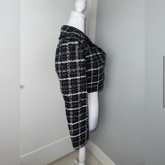 Alice and Olivia Yardley Cropped Fray Hem Jacket/Small - Picture 6 of 11